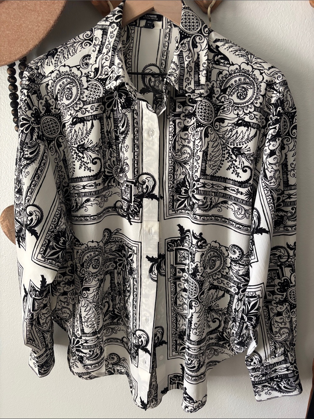 EUC Express Black & White Paisley Print Button-Down Shirt